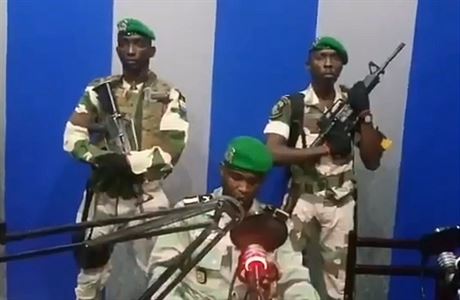 Vojáci v Gabonu oznámili státní pevrat.