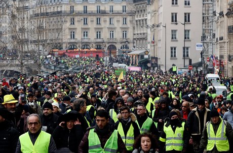 I p�es poty�ky byly demonstrace v Pa�í�i tentokrát klidn�j�í.