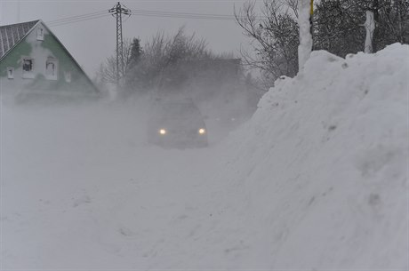 Sníh komplikuje odstranní poruch.