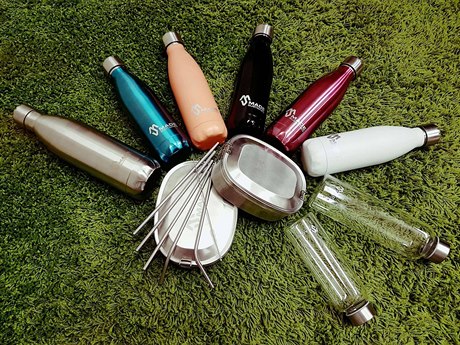 Jednorázové plastové lahve lze nahradit sklen�nými, plechovými i t�mi z...