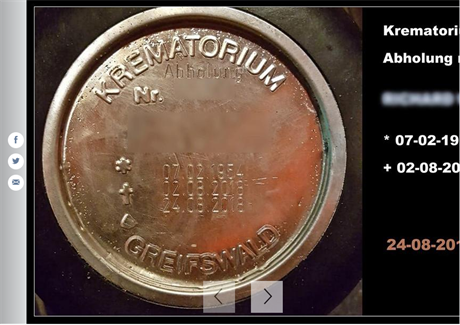 Jedna z nalezených uren na plái mezi nizozemskými msty Noordwijk a Katwijk.