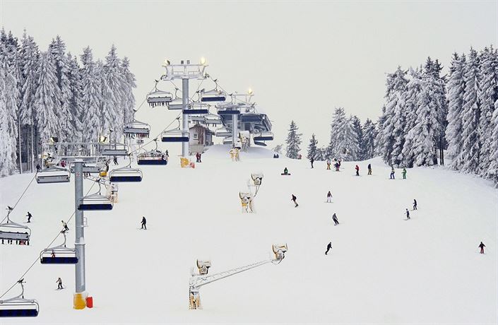 Ani Švýcarsko už nechce lyžaře na sjezdovkách, vysoký nárůst způsobil  zavření několika středisek | Svět | Lidovky.cz