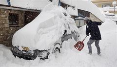 Zimní poasí vyvolává problémy také v Rakousku, kde rovn hrozí laviny.