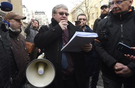 Exekutor Ivo Luhan zahájil exekuci budovy Jeseniov ulici na ikov