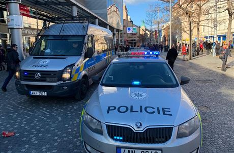 Policie R zasahuje na praskm Andlu.