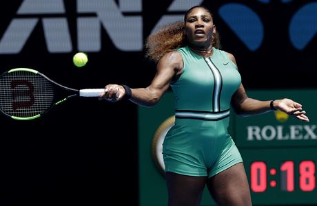 Serena Williamsová v zajímavém obleku na Australian Open.