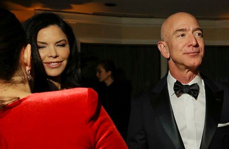 Jeff Bezos a jeho údajná milenka Lauren Sanchezová.
