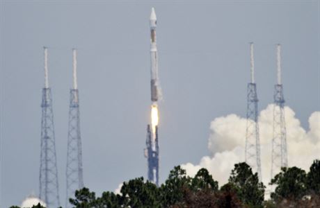 Raketa Atlas 5, která v roce 2011 vynesla na oběžnou dráhu první satelit, jenž...