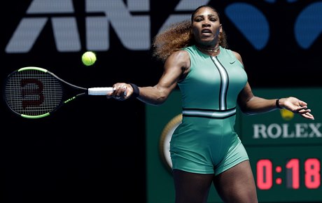 Serena Williamsová si vyšlápla i na světovou jedničku Halepovou.