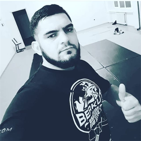 Ruský MMA bojovník Dabrail Duzajev.
