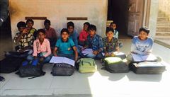 Náv�t�va indické státní �koly je velkým zá�itkem.