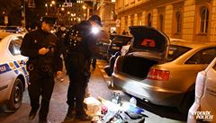 Policisté prohledali vůz. | na serveru Lidovky.cz | aktuální zprávy