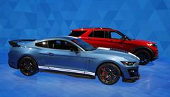 Ford Shelby Mustang GT500 spolen s vozem Ford Explorer ST. Nový model Shelby...