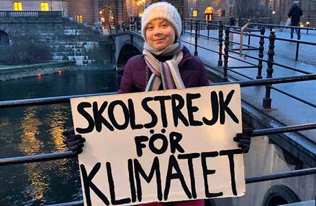 Greta Thunbergová zaínala s tímto jednoduchým transparentem kolní stávka za...