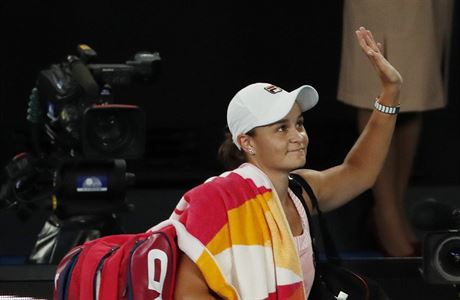 Ashleigh Bartyov dkuje divkm na Australian Open.