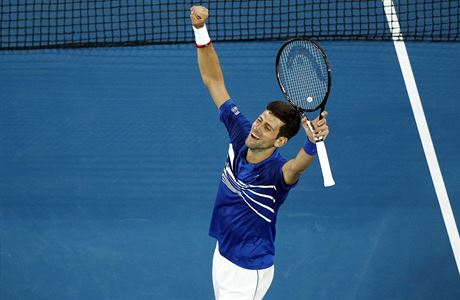 Srb Novak Djokovi slav postup do finle Australian Open.