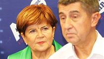 Zuzana Baudyšová a Andrej Babiš ve volebním štábu ANO.