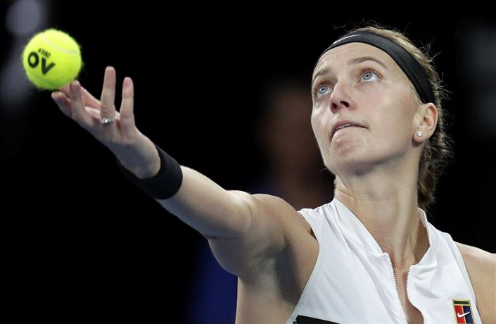 Petra Kvitová p�i podání ve finále Australian Open