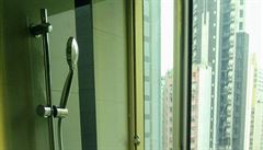 Výhled z koupelny - kam jinam ne� na mrakodrapy