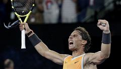 Rafael Nadal se raduje po postupu do finále Australian Open.