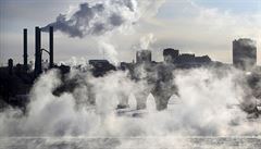 Oblaka páry nad vodopády Saint Anthony v Minnesot. Práv v tomto stát byla ve...