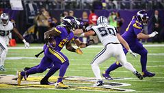 Jerick McKinnon z Minnesoty se snaí uniknout obran Dallasu. Málokdo ví, e...