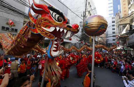 Čínský Nový rok 2026: Přijíždí divoký ohnivý Kůň a s ním rok pohybu a velkých změn