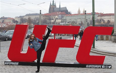 Lucie Pudilová na tiskovce k UFC v Praze.