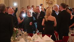 Prezident Milo� Zeman s chotí na slavnostním  reprezenta�ním plese prezidenta...