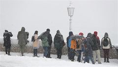 Turisty od výletu na Praský hrad neodradila ani snhová kalamita.