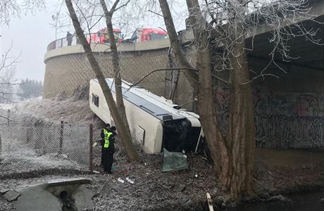 Nehoda autobusu v Mlníce.