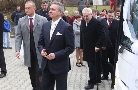 Prezident Milo Zeman a jeho spolupracovnci na svatb kancle Vratislava...