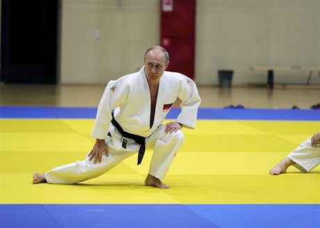 Vladimir Putin na tréninku ruské judistické reprezentace.