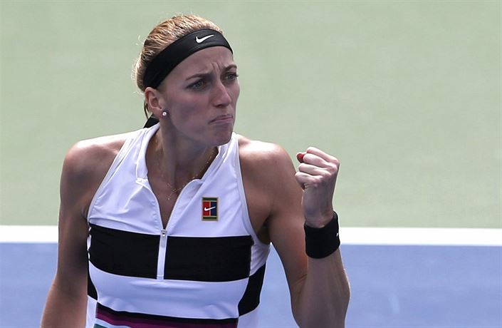 Petra Kvitová v zápase druhého kola turnaje WTA v Dubaji proti Katein...
