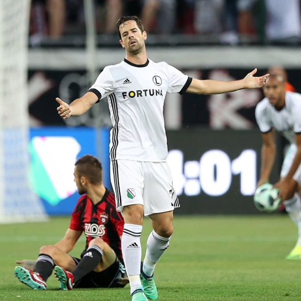 Fotbalisté Legie Var�ava v zápase Ekstraklasy