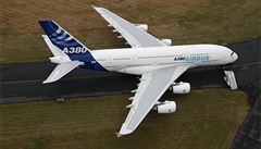 Obří Airbus A380 bude od příštího roku létat do Prahy