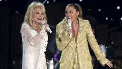 Dolly Parton a Miley Cyrus vystoupily na 61.roníku udlování cen Grammy.