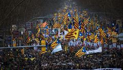 Na demonstraci separatist pily v Barcelon statisce lid. Sebeuren nen zloin