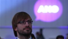 Ministr zdravotnictví Adam Vojtch poslouchá projev Andreje Babie na pátém...