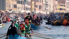 Benátský karneval zaíná obvykle deset dní ped Popelení stedou, tedy tsn...