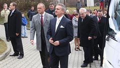 Prezident Miloš Zeman a jeho spolupracovníci na svatbě kancléře Vratislava...