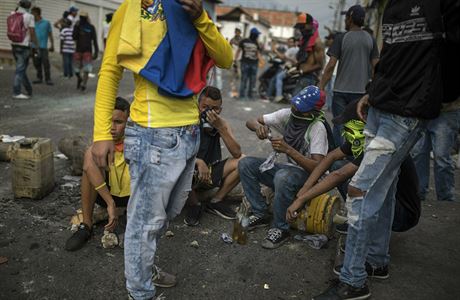 Venezuelská armáda vrná prezidentovi Nicolásovi Madurovi v sobotu odvrátila...