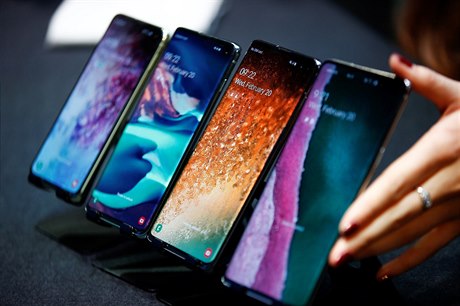 Samsung na tiskové konferenci v San Franciscu pedstavil adu nových telefon.