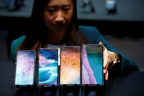 Zamstnankyn Samsungu pipravuje chytré telefony S10e, S10, S10+ a Samsung...