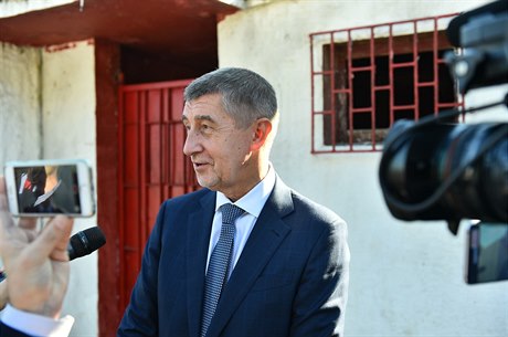 Premiér Andrej Babi.