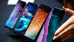 Samsung na tiskové konferenci v San Franciscu pedstavil adu nových telefon.