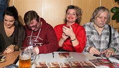 Autogramiáda u p�íle�itosti vysílání posledního dílu seriálu Most!.