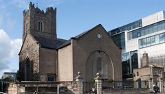Vandalov zatoili na kostel v Dublinu. Utrhli hlavu jedn z mumi a ukradli ji