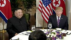 Americký prezident Donald Trump na veei s Kim ong-unem.