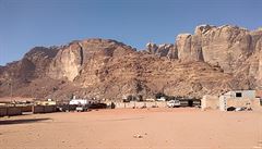 Beduínská vesnice ve Wadi Rum.